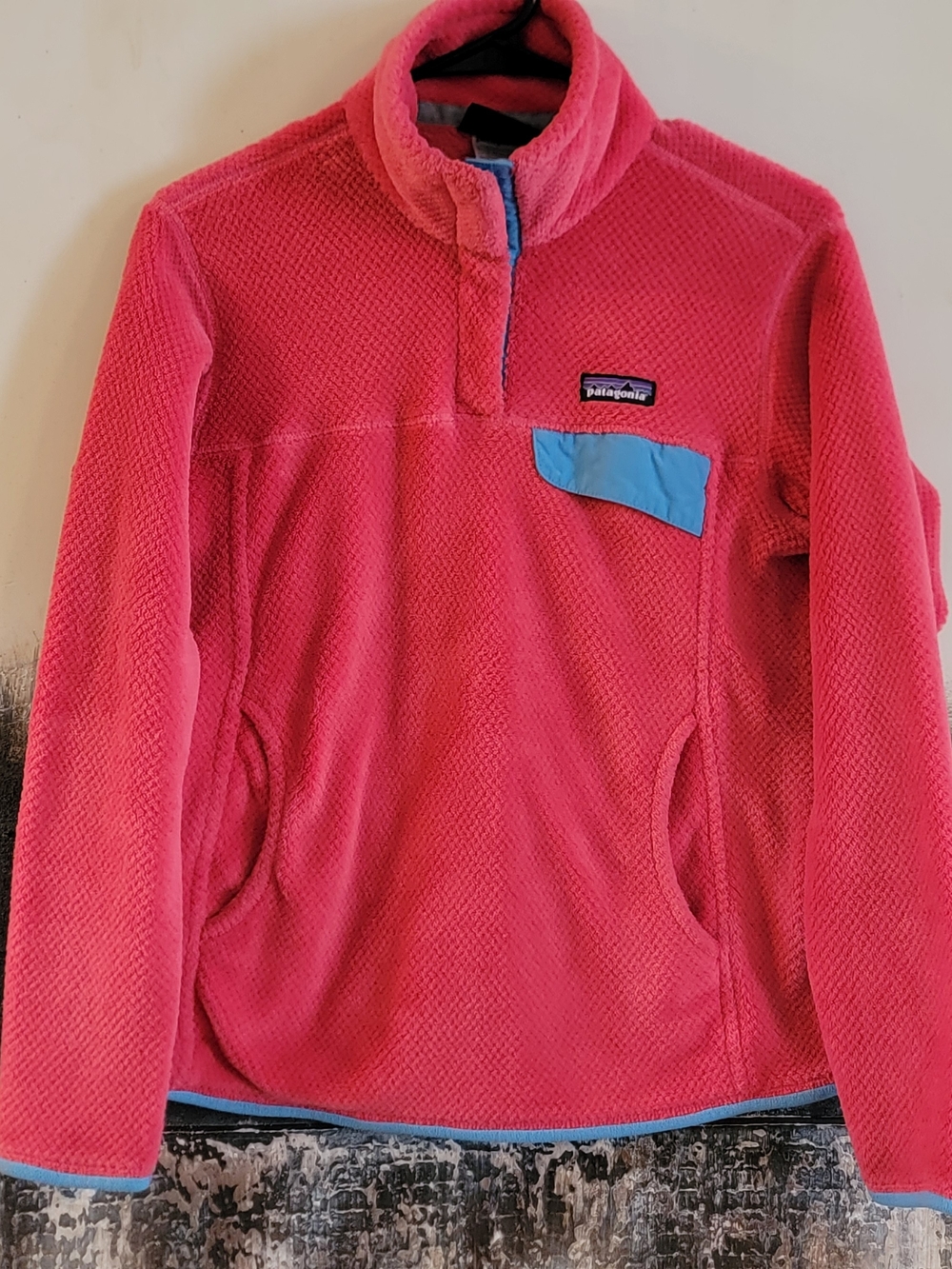 Patagonia Coral Pink Fleece with Light Blue Pocket Trim